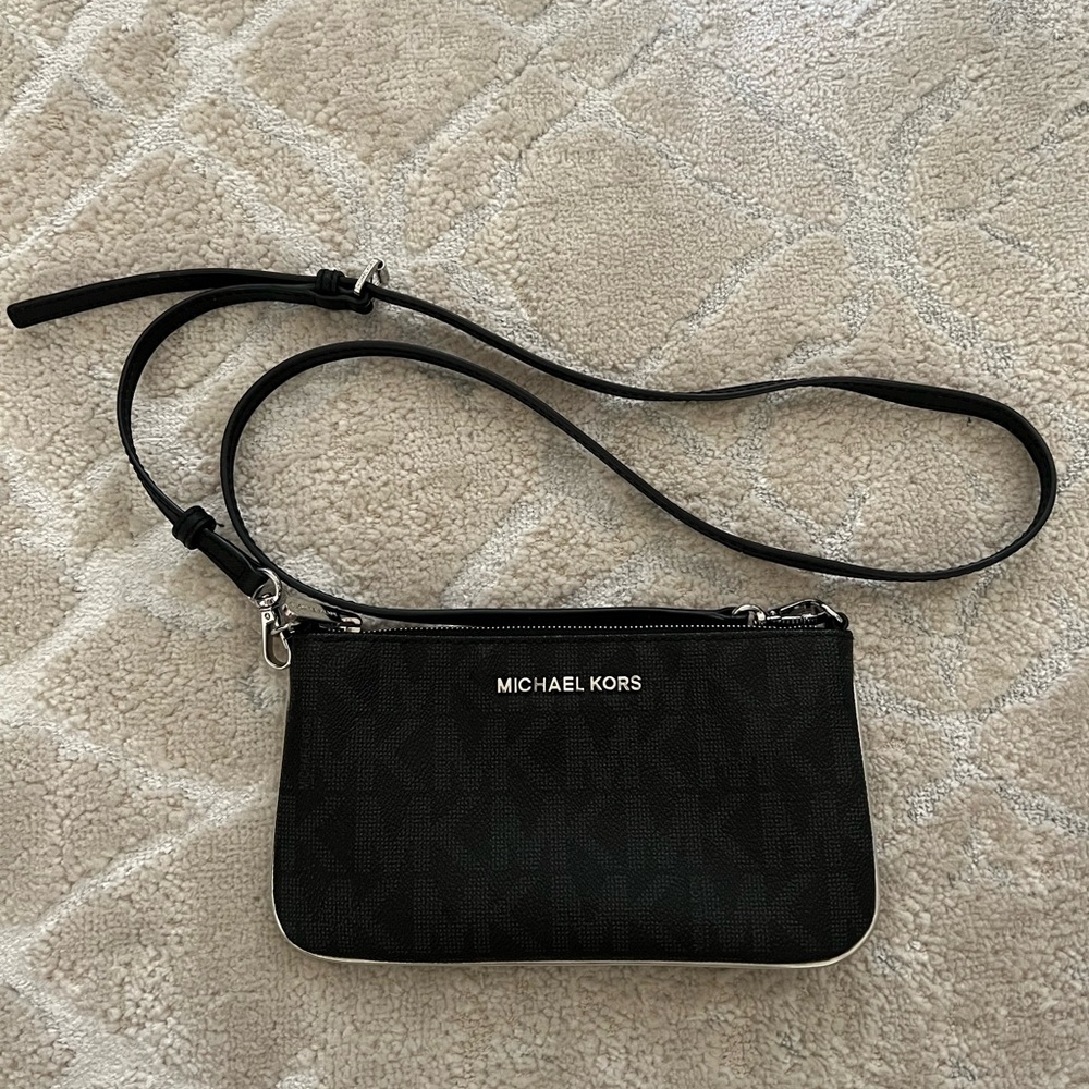 Small Black Michael Kors shoulder bag.
